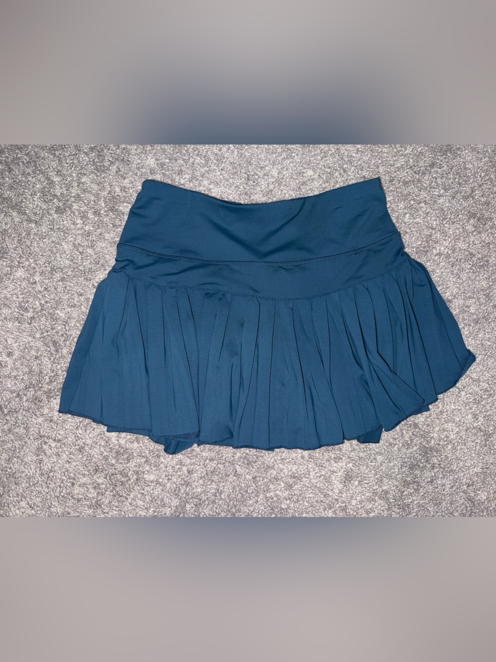 Gold hinge pleated skirt with built in shorts Small